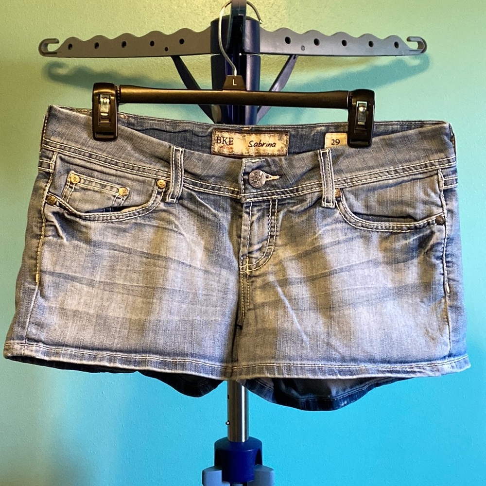 BKE Women’s 29 Jean Shorts EUC